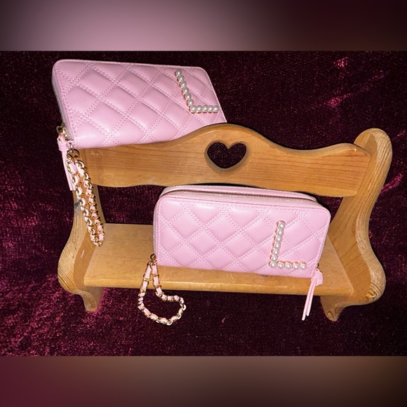 Pink quilted checkbook wallet new! L or S - Picture 1 of 13